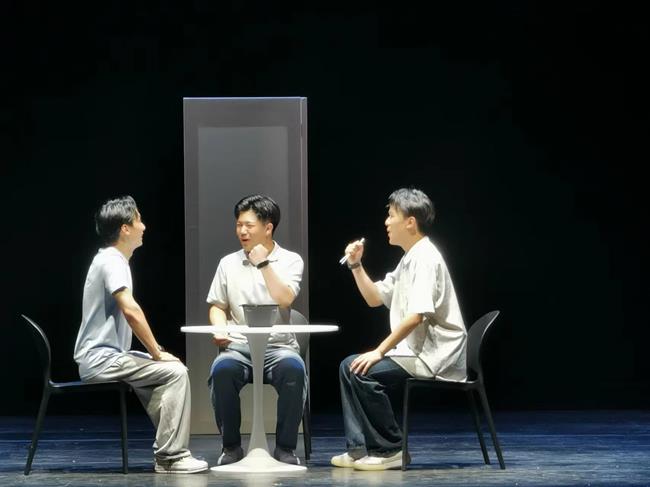 戏剧 乙组 一等奖《“疫”家人》.jpg 戏剧 乙组 一等奖《“疫”家人》.jpg