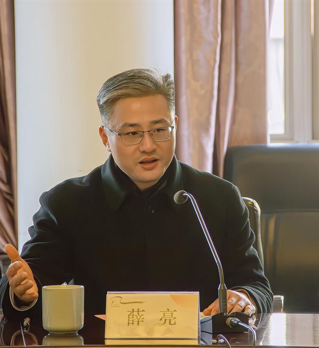 薛书记_副本.jpg 薛书记_副本.jpg