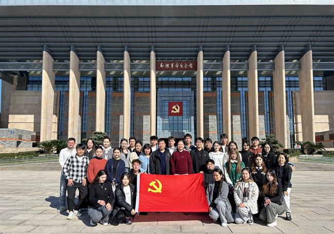 我爱浙疆·基层文化员赴南湖纪念馆学习.jpg 我爱浙疆·基层文化员赴南湖纪念馆学习.jpg