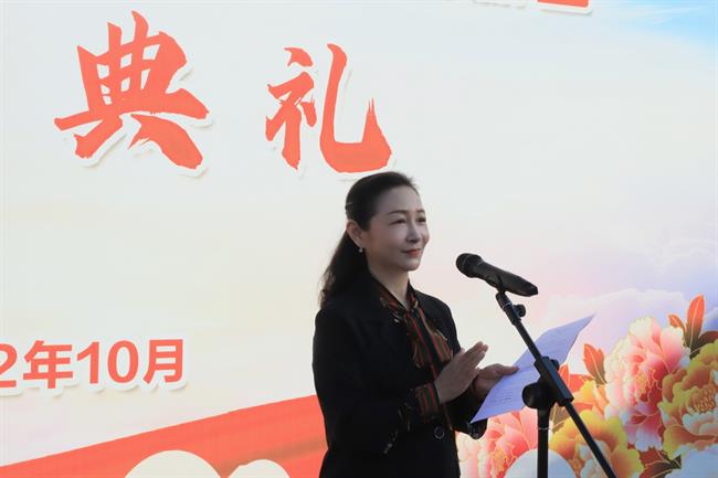 黄院长.jpg 黄院长.jpg