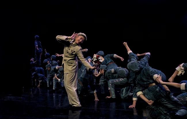 群舞《这里的黎明静悄悄》获浙江省第十一届音舞节银奖.jpg 群舞《这里的黎明静悄悄》获浙江省第十一届音舞节银奖.jpg