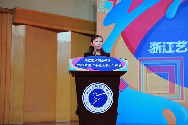 黄院长.jpg 黄院长.jpg