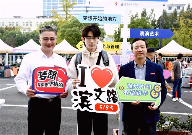 美颜1.jpg 美颜1.jpg