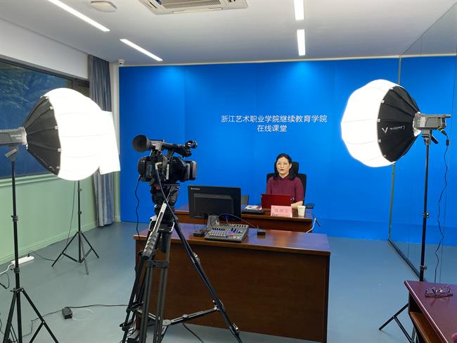 2022年全省民营文艺表演团体优秀剧团演员(越剧花旦)培训班(线上)授课.jpg 2022年全省民营文艺表演团体优秀剧团演员(越剧花旦)培训班(线上)授课.jpg