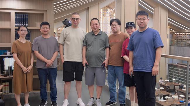 学校领导探班.jpg 学校领导探班.jpg