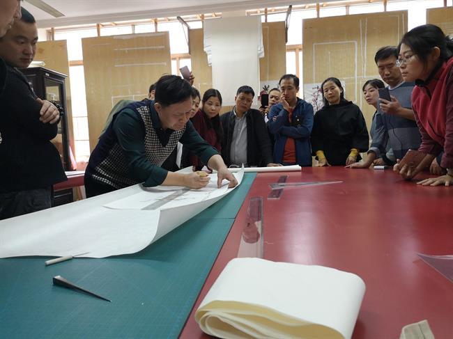 04-2 中国非物质文化遗产传承人群培训班(书画装裱、古籍修复技艺方向).jpg 04-2 中国非物质文化遗产传承人群培训班(书画装裱、古籍修复技艺方向).jpg