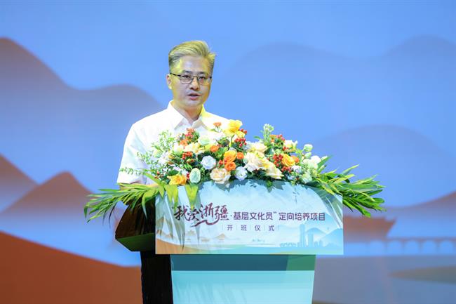 薛亮.jpg 薛亮.jpg