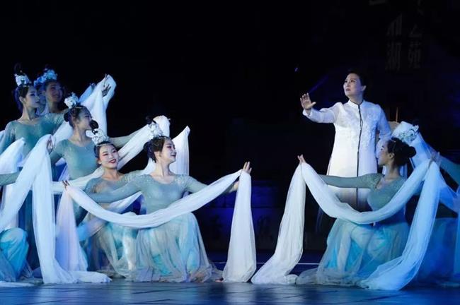 《跨·越湘湖 花开艺苑 文旅融合 山水课堂》实践演出.jpg 《跨·越湘湖 花开艺苑 文旅融合 山水课堂》实践演出.jpg